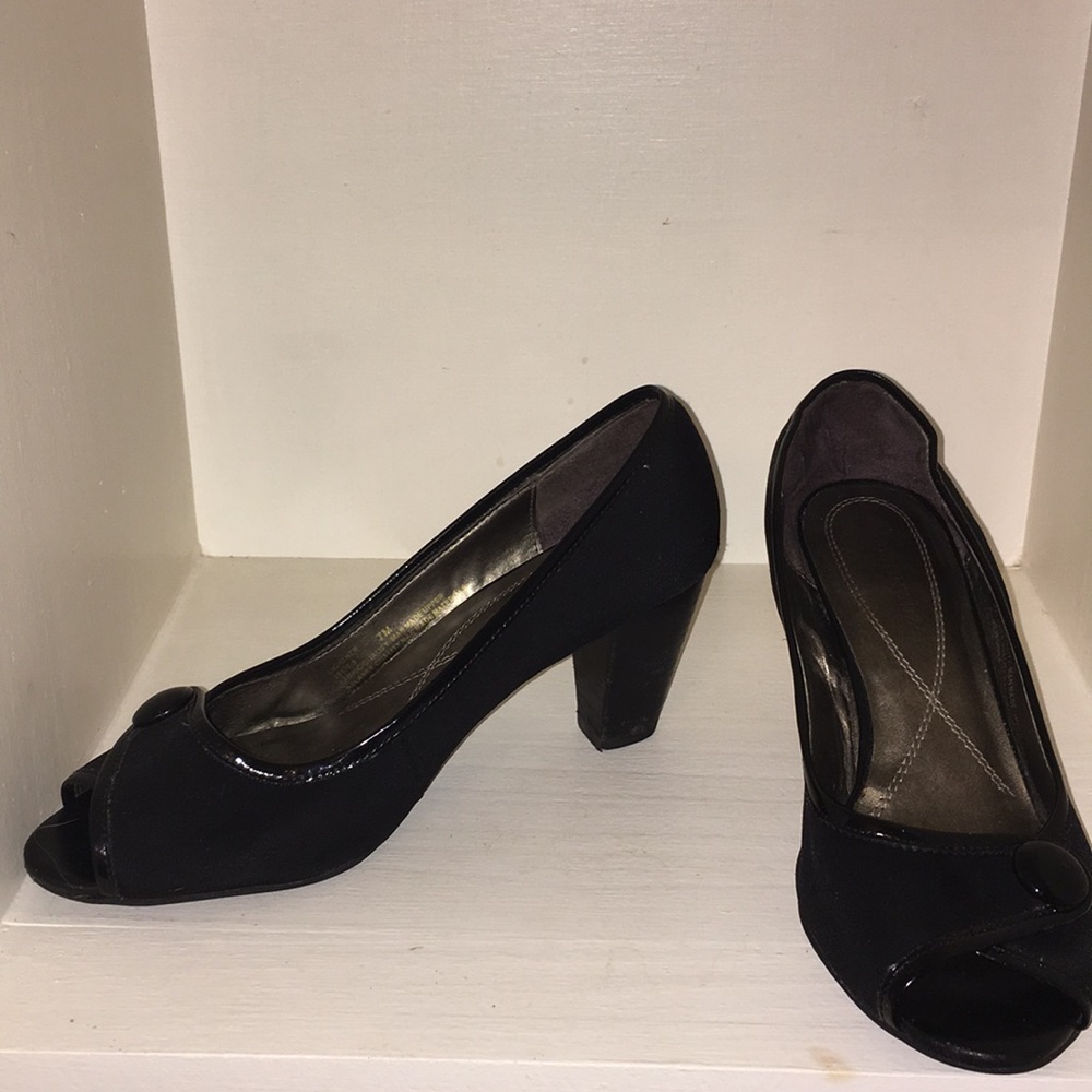 Naturalizer | peep-toe heels